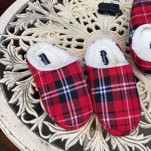 Joe Boxer slippers NWT